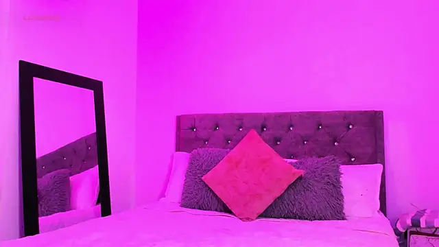 Snapshot of Vale_prado chatting on January 2026 10:52:01 AM Vale prado online show from January 2026 10:52:01 AM