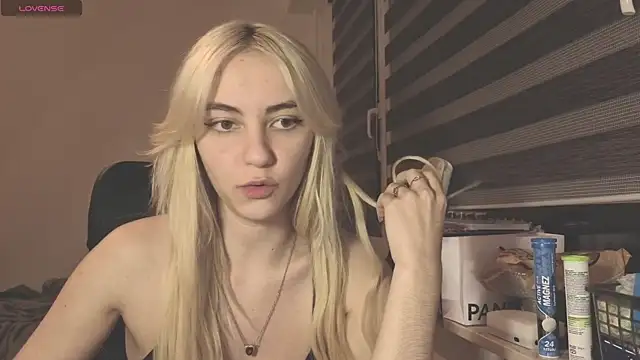 misa  liaaa online show from November 2025 05:46:01 PM