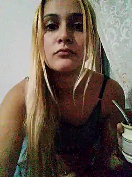 Snapshot of larubia_arg chatting on April 2026 11:46:02 PM larubia arg online show from April 2026 11:46:02 PM