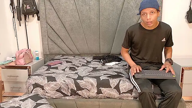 DamianandEva online show from February 2026 01:17:01 PM