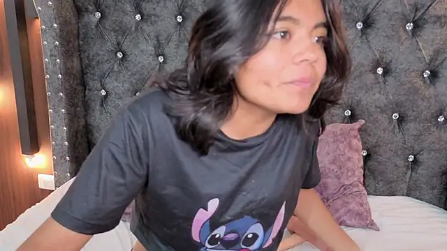 Snapshot of DesireIvy chatting on November 2025 07:04:02 PM DesireIvy online show from November 2025 07:04:02 PM