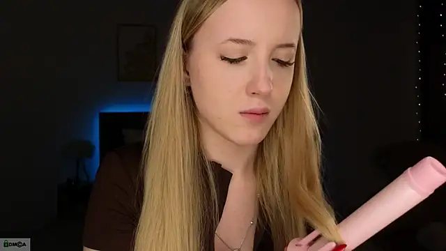 Snapshot of adele_armass chatting on February 2026 09:05:02 PM adele armass online show from February 2026 09:05:02 PM