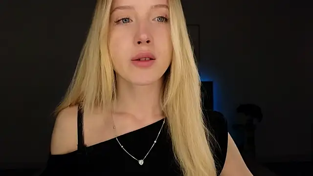 Snapshot of adele_armass chatting on May 2026 09:08:01 PM adele armass online show from May 2026 09:08:01 PM