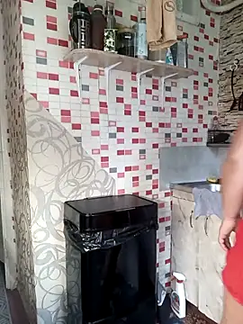 Snapshot of MilkySky chatting on November 2025 07:07:01 AM MilkySky online show from November 2025 07:07:01 AM