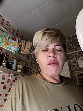 Snapshot of MilkySky chatting on November 2025 08:20:02 PM MilkySky online show from November 2025 08:20:02 PM