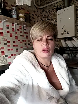 Snapshot of MilkySky chatting on November 2025 03:21:02 AM MilkySky online show from November 2025 03:21:02 AM