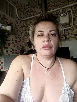 Snapshot of MilkySky chatting on January 2026 05:42:01 AM MilkySky online show from January 2026 05:42:01 AM