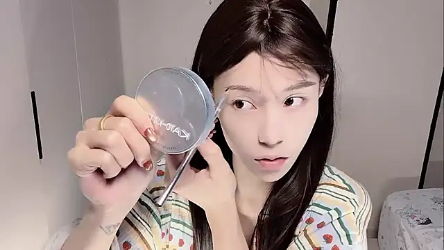 Snapshot of yuyu-33 chatting on November 2025 06:04:02 AM yuyu-33 online show from November 2025 06:04:02 AM