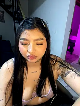 Snapshot of babykw chatting on November 2025 01:04:02 AM babykw online show from November 2025 01:04:02 AM