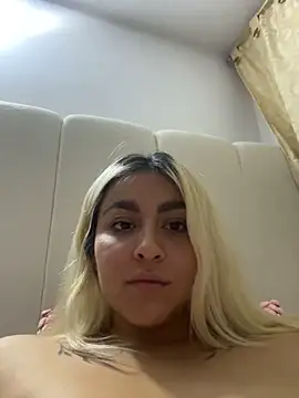 Elina Hills online show from December 2025 02:39:01 AM