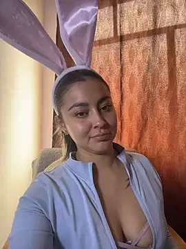 Snapshot of Elina_Hills chatting on April 2026 07:34:02 PM Elina Hills online show from April 2026 07:34:02 PM