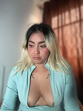 Snapshot of Elina_Hills chatting on April 2026 06:08:02 PM Elina Hills online show from April 2026 06:08:02 PM