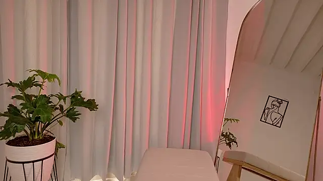 Snapshot of Zara_Nova chatting on February 2026 07:07:01 PM Zara Nova online show from February 2026 07:07:01 PM