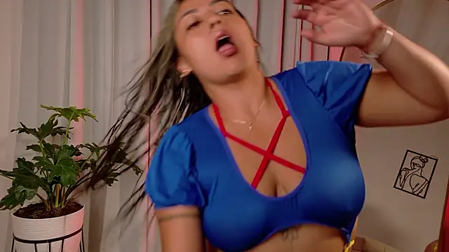 Snapshot of Zara_Nova chatting on February 2026 12:29:02 AM Zara Nova online show from February 2026 12:29:02 AM