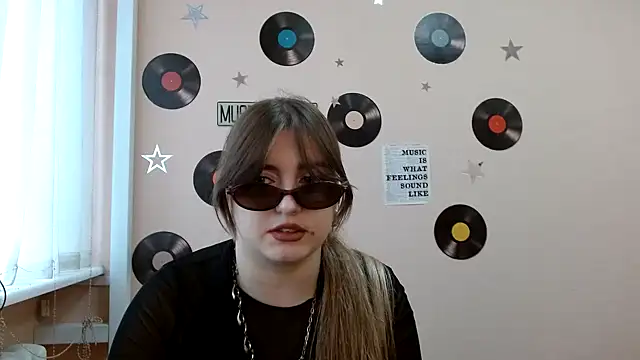 Snapshot of Dance__Queen chatting on October 2025 11:55:02 AM Dance Queen online show from October 2025 11:55:02 AM