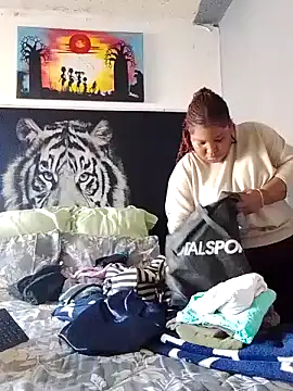 MassiveBoobsxxxx online show from December 2025 02:00:02 PM