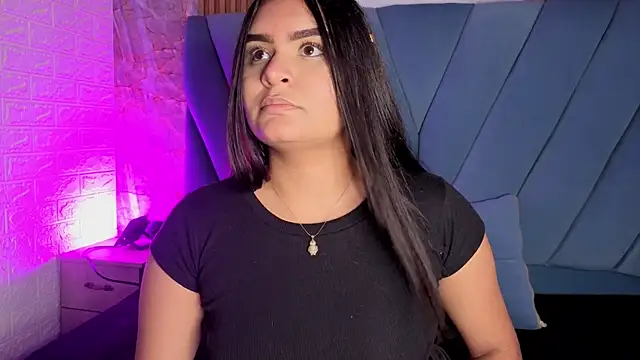 amarahanks1 online show from November 2025 06:02:01 PM