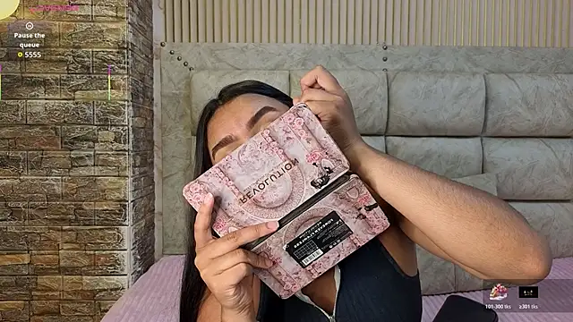 amarahanks1 online show from December 2025 07:42:02 PM