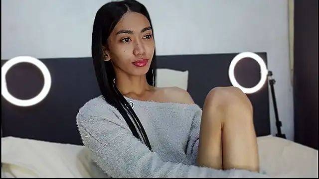 Snapshot of queensilver chatting on April 2026 02:22:01 PM queensilver online show from April 2026 02:22:01 PM