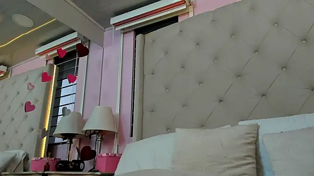 scarlett leblanc  online show from July 2026 12:01:01 PM