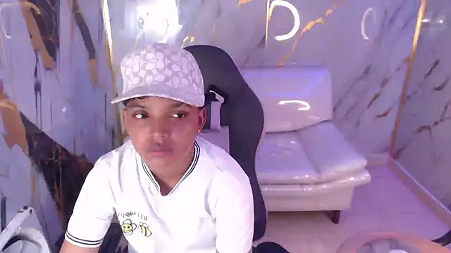 Snapshot of stormi_rouse18 chatting on November 2025 01:13:02 PM stormi rouse18 online show from November 2025 01:13:02 PM