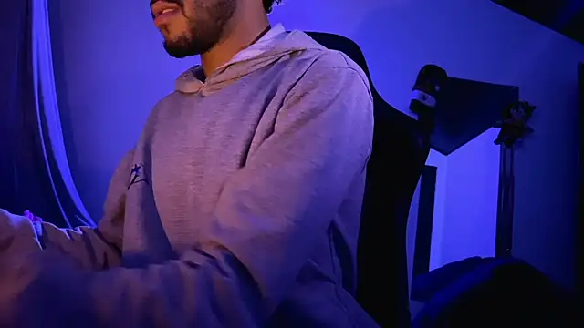 Snapshot of 3v1l chatting on November 2025 03:41:01 AM 3v1l online show from November 2025 03:41:01 AM