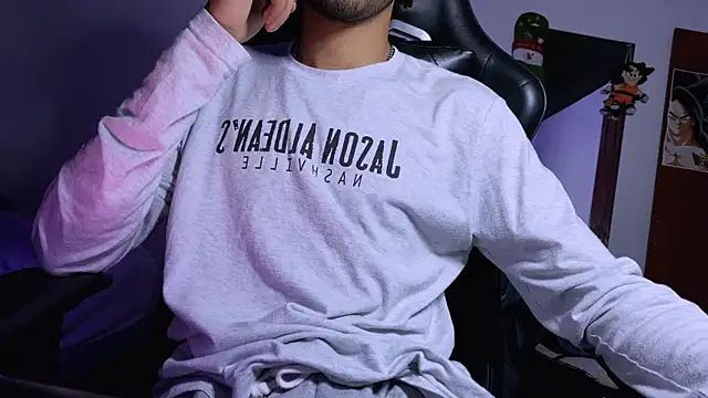 Snapshot of 3v1l chatting on December 2025 01:35:02 AM 3v1l online show from December 2025 01:35:02 AM