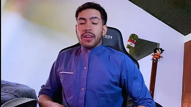 Snapshot of 3v1l chatting on December 2025 07:53:02 PM 3v1l online show from December 2025 07:53:02 PM