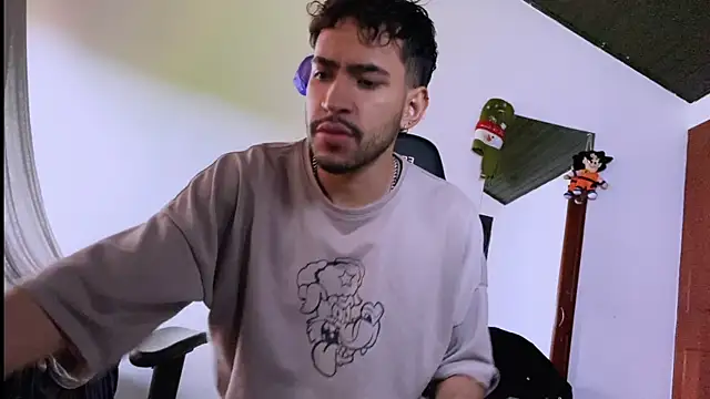 Snapshot of 3v1l chatting on December 2025 07:10:01 PM 3v1l online show from December 2025 07:10:01 PM