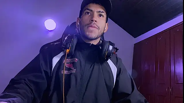 Snapshot of 3v1l chatting on January 2026 12:03:02 AM 3v1l online show from January 2026 12:03:02 AM