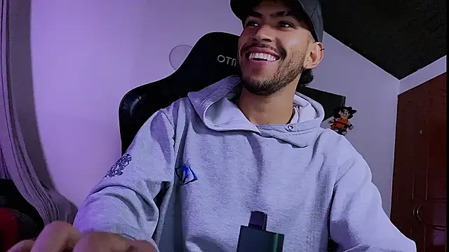 Snapshot of 3v1l chatting on January 2026 11:14:01 PM 3v1l online show from January 2026 11:14:01 PM