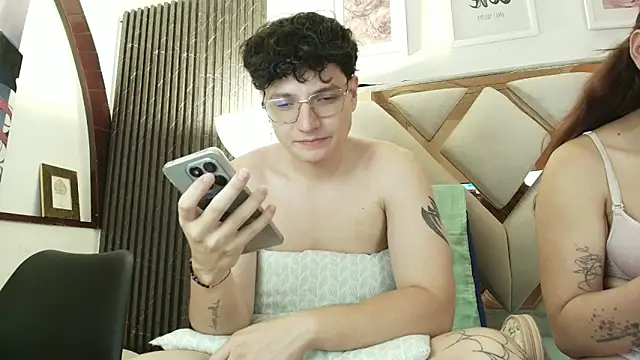 Zoe And Dylan  online show from May 2026 02:15:02 PM