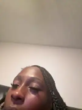 MadameMuse online show from May 2026 04:29:01 AM