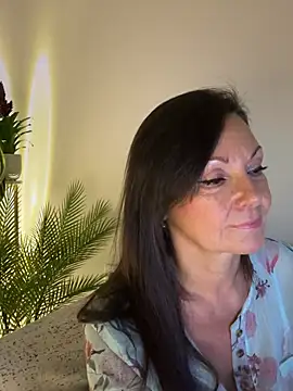 HotLdyllic online show from April 2026 04:13:02 PM