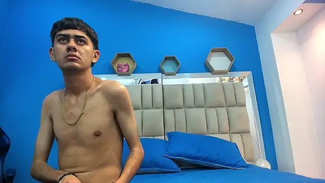 Snapshot of zoe_and_prometeo chatting on November 2025 03:06:02 AM zoe and prometeo online show from November 2025 03:06:02 AM