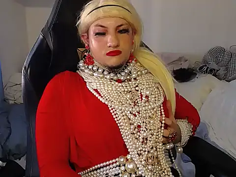 Snapshot of VanesaCrossic chatting on December 2025 08:21:02 AM VanesaCrossic online show from December 2025 08:21:02 AM