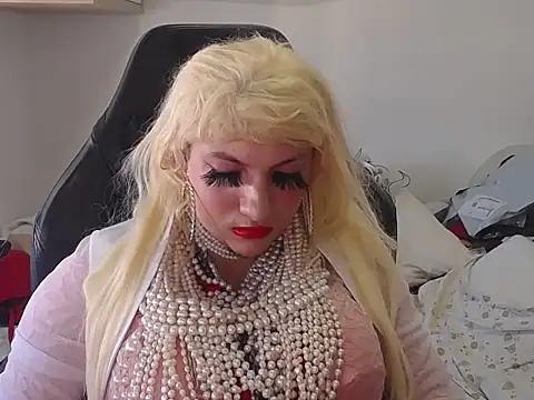 VanesaCrossic online show from April 2026 09:31:01 AM