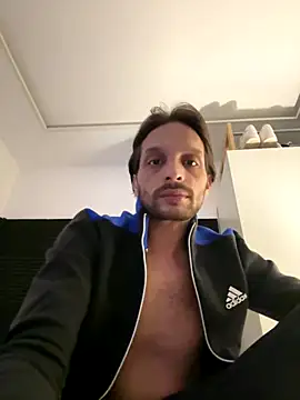 Zaskeee online show from November 2025 05:10:01 AM
