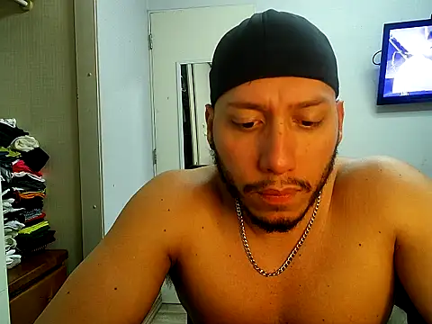 Snapshot of justmore_ofme chatting on November 2025 04:35:01 AM justmore ofme online show from November 2025 04:35:01 AM