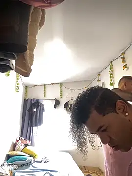 Dylams maja online show from November 2025 08:00:01 PM