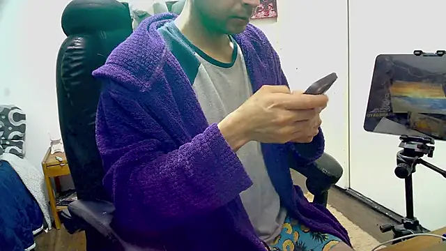 Snapshot of YoungStallionXL chatting on February 2026 10:01:02 AM YoungStallionXL online show from February 2026 10:01:02 AM