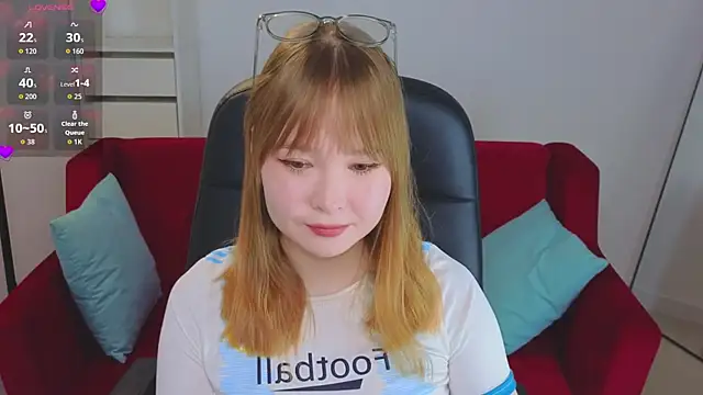 Snapshot of YourTanomi chatting on November 2025 03:22:01 PM YourTanomi online show from November 2025 03:22:01 PM