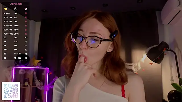 CloraGravel online show from November 2025 04:25:02 AM