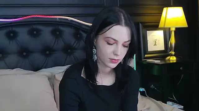 SylviaHunter online show from November 2025 04:35:01 AM