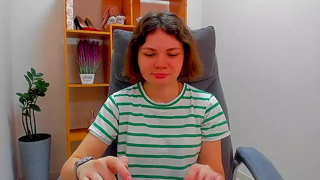 Snapshot of Stella-Maers chatting on April 2026 07:14:01 AM Stella-Maers online show from April 2026 07:14:01 AM