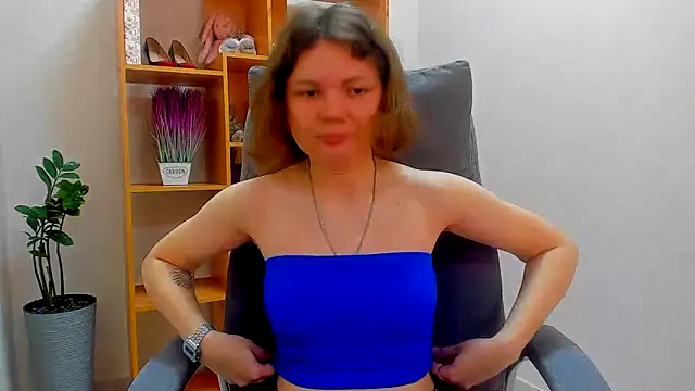 Snapshot of Stella-Maers chatting on April 2026 07:28:01 AM Stella-Maers online show from April 2026 07:28:01 AM