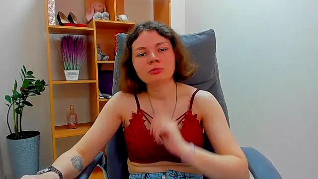 Snapshot of Stella-Maers chatting on May 2026 07:15:01 AM Stella-Maers online show from May 2026 07:15:01 AM