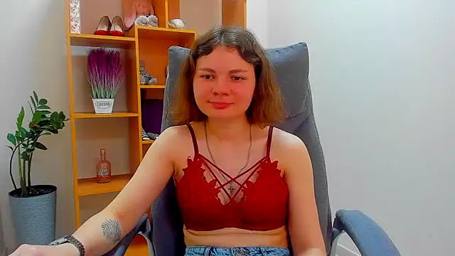 Snapshot of Stella-Maers chatting on May 2026 07:14:02 AM Stella-Maers online show from May 2026 07:14:02 AM
