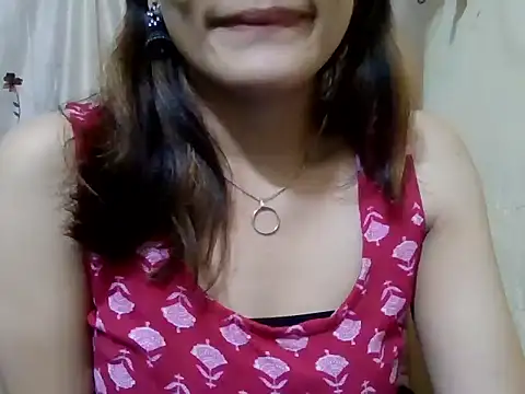 maira 33 online show from November 2025 03:56:02 PM