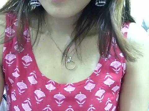 maira 33 online show from November 2025 04:53:01 PM